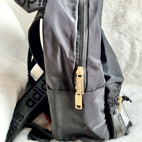 New with tags ADIDAS LINEAR 11 MINI BACKPACK BLK/Gold/Metallic Front zippered - Picture 4 of 8